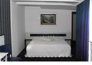 Фото номера Двухместный номер Делюкс с 1 кроватью Апарт-отели AZZA Aparthotel г. Бухарест 11
