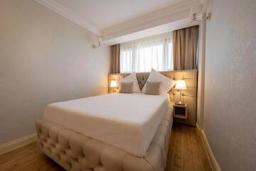 Фото номера Стандартный двухместный номер с 1 кроватью Отель Hotel Casa Fiori г. Бухарест 21