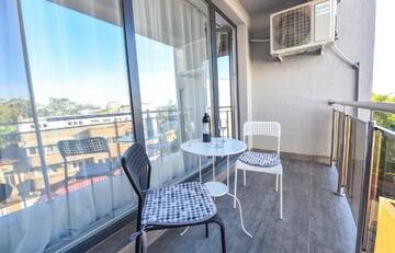 Фото номера Люкс с 1 спальней Отель Harmony Suites г. Бухарест 12