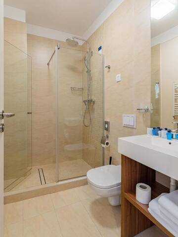Фото номера Улучшенный одноместный номер Отель Concorde Old Bucharest Hotel г. Бухарест 6