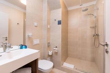 Фото номера Улучшенный одноместный номер Отель Concorde Old Bucharest Hotel г. Бухарест 7