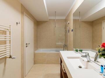 Фото номера Номер «Гранд» Делюкс Отель Concorde Old Bucharest Hotel г. Бухарест 6