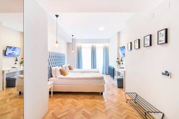 Фото номера Улучшенный двухместный номер с 1 кроватью Отель Venis Boutique Hotel г. Бухарест 21