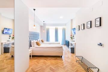 Фото номера Улучшенный двухместный номер с 1 кроватью Отель Venis Boutique Hotel г. Бухарест 4