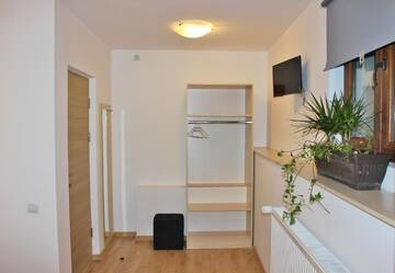 Фото номера Улучшенный двухместный номер с 1 кроватью Гостевой дом Central Guesthouse г. Бухарест 56