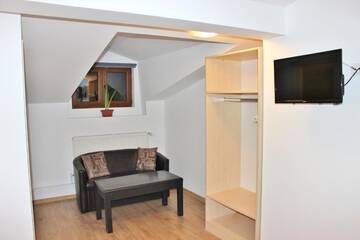 Фото номера Улучшенный двухместный номер с 1 кроватью Гостевой дом Central Guesthouse г. Бухарест 57