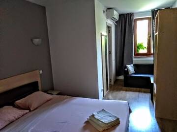 Фото номера Улучшенный двухместный номер с 1 кроватью Гостевой дом Central Guesthouse г. Бухарест 36