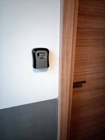 Фото номера Улучшенный двухместный номер с 1 кроватью Гостевой дом Central Guesthouse г. Бухарест 82