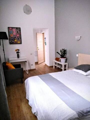Фото номера Улучшенный двухместный номер с 1 кроватью Гостевой дом Central Guesthouse г. Бухарест 86