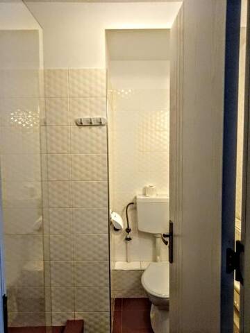 Фото номера Улучшенный двухместный номер с 1 кроватью Гостевой дом Central Guesthouse г. Бухарест 66