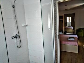 Фото номера Улучшенный двухместный номер с 1 кроватью Гостевой дом Central Guesthouse г. Бухарест 41