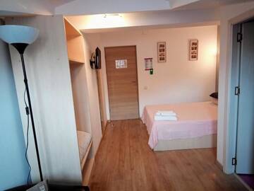 Фото номера Улучшенный двухместный номер с 1 кроватью Гостевой дом Central Guesthouse г. Бухарест 70