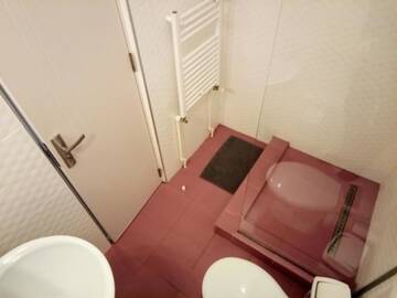 Фото номера Улучшенный двухместный номер с 1 кроватью Гостевой дом Central Guesthouse г. Бухарест 74