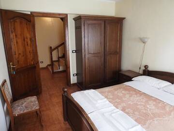 Фото номера Номер с кроватью размера «queen-size» Хостелы Welcome Hostel г. Бухарест 7