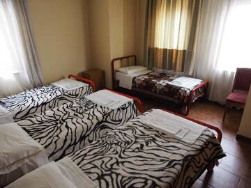 Фото номера Кровать в общем 4-местном номере для мужчин и женщин Хостелы Welcome Hostel г. Бухарест 3