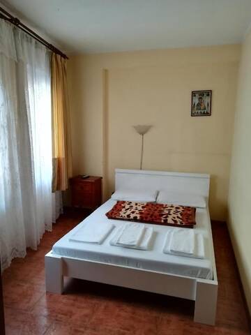 Фото номера Номер с кроватью размера «queen-size» Хостелы Welcome Hostel г. Бухарест 2