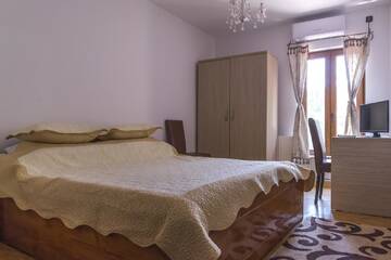 Фото номера Двухместный номер с 1 кроватью Отель Hotel Foisor г. Бухарест 3
