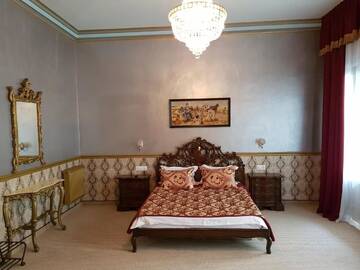 Фото номера Стандартный двухместный номер с 1 кроватью Отель NF Palace Old City Bucharest г. Бухарест 17