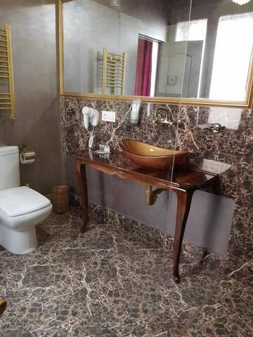 Фото номера Стандартный двухместный номер с 1 кроватью Отель NF Palace Old City Bucharest г. Бухарест 18