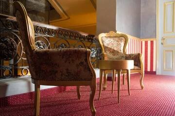 Фото номера Улучшенный двухместный номер с 1 кроватью Отель NF Palace Old City Bucharest г. Бухарест 10