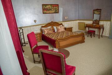 Фото номера Улучшенный двухместный номер с 1 кроватью Отель NF Palace Old City Bucharest г. Бухарест 14