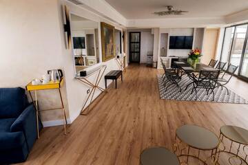 Фото номера Апартаменты в пентхаусе Отель Brater Luxury г. Бухарест 7
