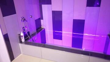 Фото номера Двухместный номер Делюкс с 1 кроватью и ванной Гостевой дом Hello Villa г. Бухарест 22