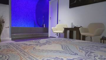 Фото номера Двухместный номер Делюкс с 1 кроватью и ванной Гостевой дом Hello Villa г. Бухарест 31