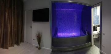 Фото номера Двухместный номер Делюкс с 1 кроватью и ванной Гостевой дом Hello Villa г. Бухарест 36
