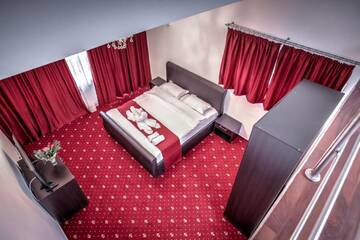 Фото номера Трехместный номер Отель Hotel Elisabeta г. Бухарест 11