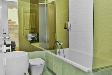Фото номера Rainbow Two Bedrooms Apartment Апарт-отели Novum Aparthotel г. Бухарест 27