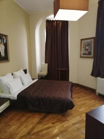Фото номера Двухместный номер эконом-класса с 1 кроватью Отель Hotel Reginetta г. Бухарест 3