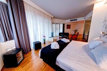 Фото номера Представительский люкс Отель Sarroglia Hotel г. Бухарест 3