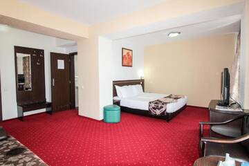 Фото номера Двухместный номер с 1 кроватью и балконом Отель Hotel Razvan г. Бухарест 19