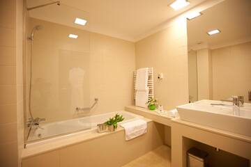 Фото номера Представительский двухместный номер с 1 кроватью Отель Capital Plaza Hotel г. Бухарест 2