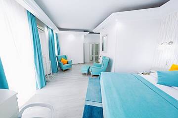 Фото номера Улучшенный двухместный номер с 1 кроватью Отель Relax Comfort Suites Hotel г. Бухарест 10