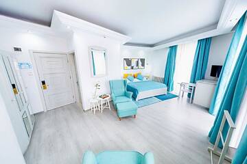 Фото номера Улучшенный двухместный номер с 1 кроватью Отель Relax Comfort Suites Hotel г. Бухарест 12