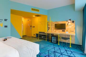 Фото номера Стандартный двухместный номер с 1 кроватью Отель ibis Styles Bucharest Erbas г. Бухарест 11