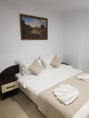 Фото номера Улучшенный двухместный номер с 1 кроватью Отель Hotel Top Central г. Бухарест 35