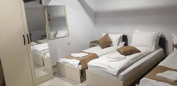Фото номера Люкс с 2 спальнями Отель Hotel Top Central г. Бухарест 6