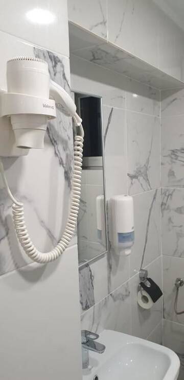 Фото номера Улучшенный двухместный номер с 1 кроватью Отель Hotel Top Central г. Бухарест 25