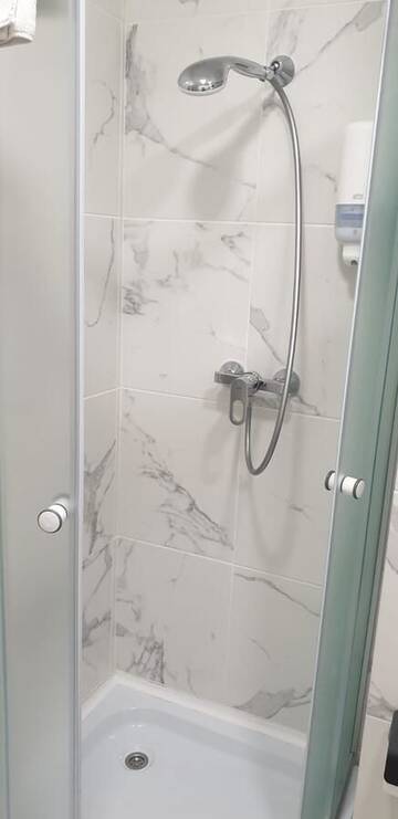 Фото номера Улучшенный двухместный номер с 2 отдельными кроватями Отель Hotel Top Central г. Бухарест 6