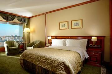 Фото номера Двухместный номер Делюкс с 1 кроватью Отель Intercontinental Hotel Bucharest г. Бухарест 9