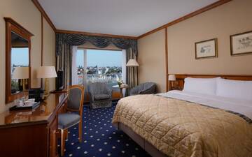 Фото номера Двухместный номер Делюкс с 1 кроватью Отель Intercontinental Hotel Bucharest г. Бухарест 7