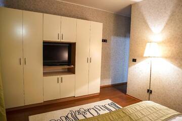Фото номера Улучшенные апартаменты с 2 спальнями Отель Phoenicia Suites Baneasa г. Бухарест 12