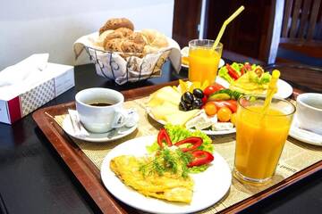 Фото номера Улучшенные апартаменты с 2 спальнями Отель Phoenicia Suites Baneasa г. Бухарест 13