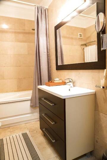 Фото номера Апартаменты с 2 спальнями Отель Phoenicia Suites Baneasa г. Бухарест 4