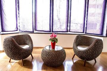 Фото номера Улучшенные апартаменты с 2 спальнями Отель Phoenicia Suites Baneasa г. Бухарест 4