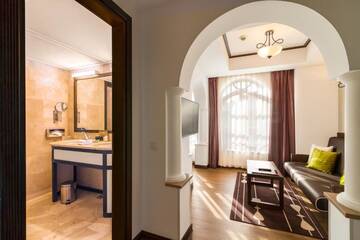 Фото номера Полулюкс с бесплатным Wi-Fi Отель Epoque Hotel - Relais &amp; Chateaux г. Бухарест 8