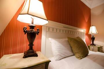 Фото номера Улучшенный двухместный номер с 1 кроватью Отель Hotel Boutique Monaco г. Бухарест 17